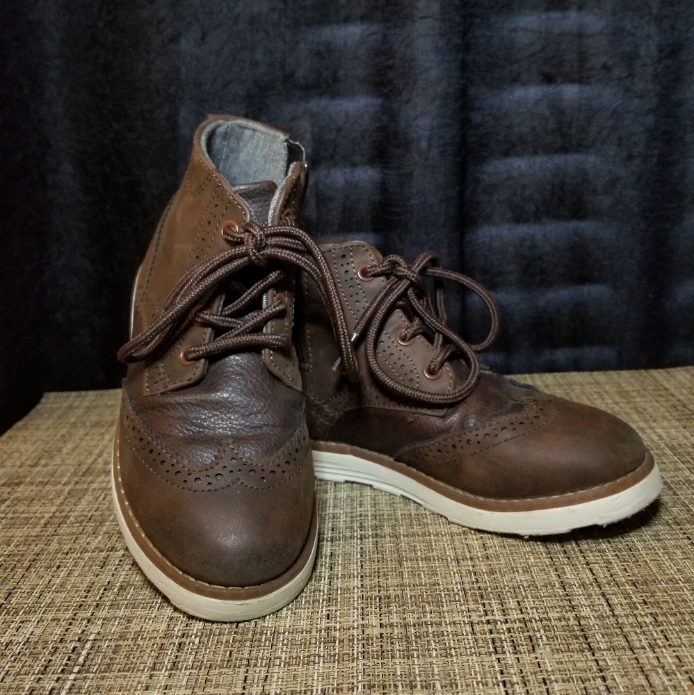 Cat & Jack Boy high top boots